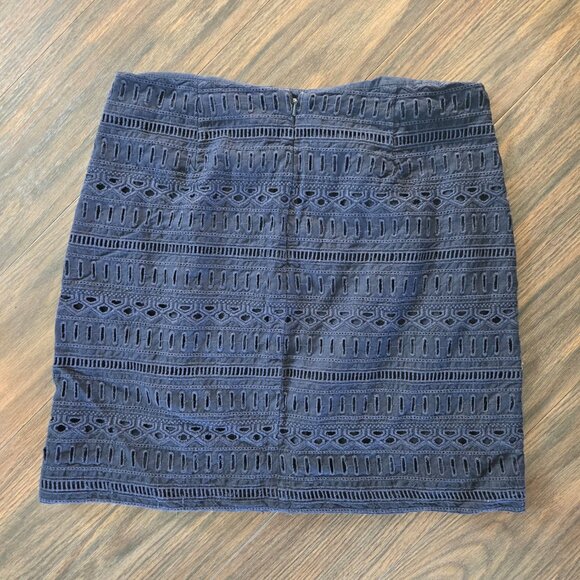 GAP Navy Blue Eyelet Mini Skirt NWOT/SIZE 4 - Picture 4 of 4